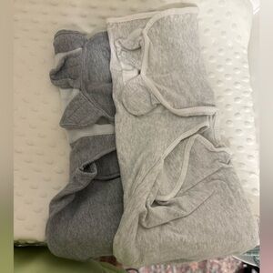 2 Velcro newborn swaddles